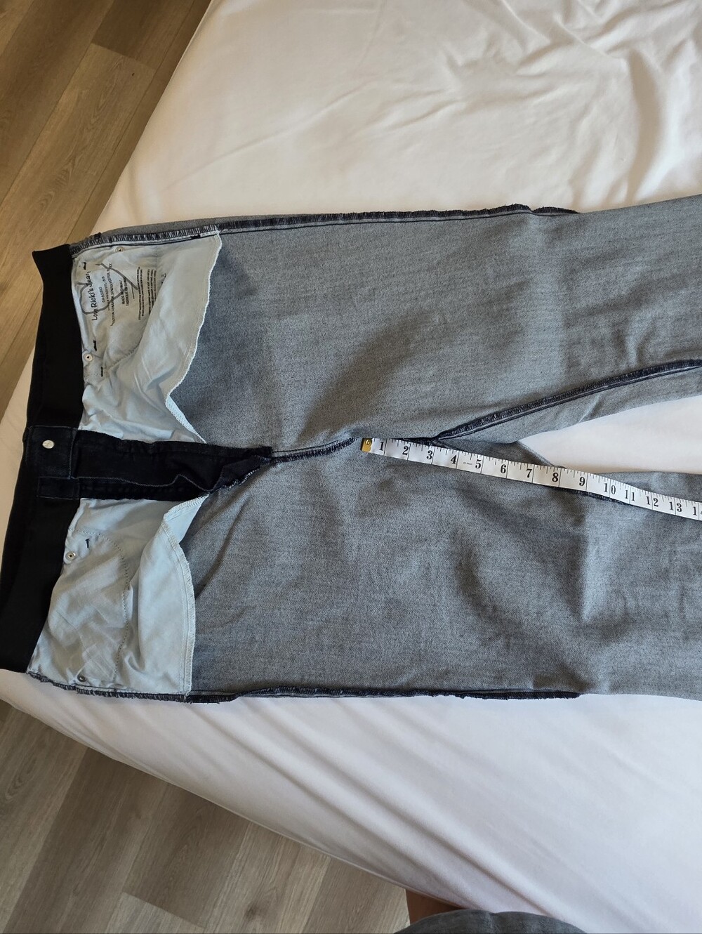 Women's Dark Stretch Jeans